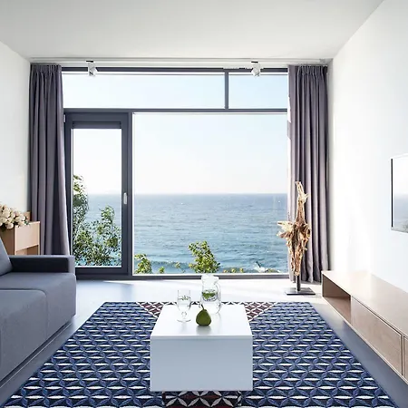 By Interhome * 시아노제티